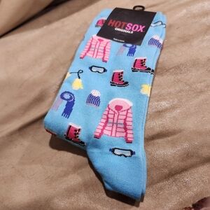 NWT Hot Sox Blue and Pink Winter Apparel Pattern Socks